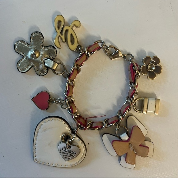 Guess Charm Bracelet 7” Butterflies Hearts Silver and  Pink - Picture 7 of 8